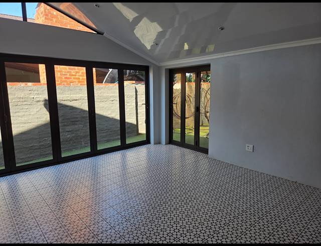 4 BEDROOM FREEHOLD FOR SALE IN WATERVAL EAST